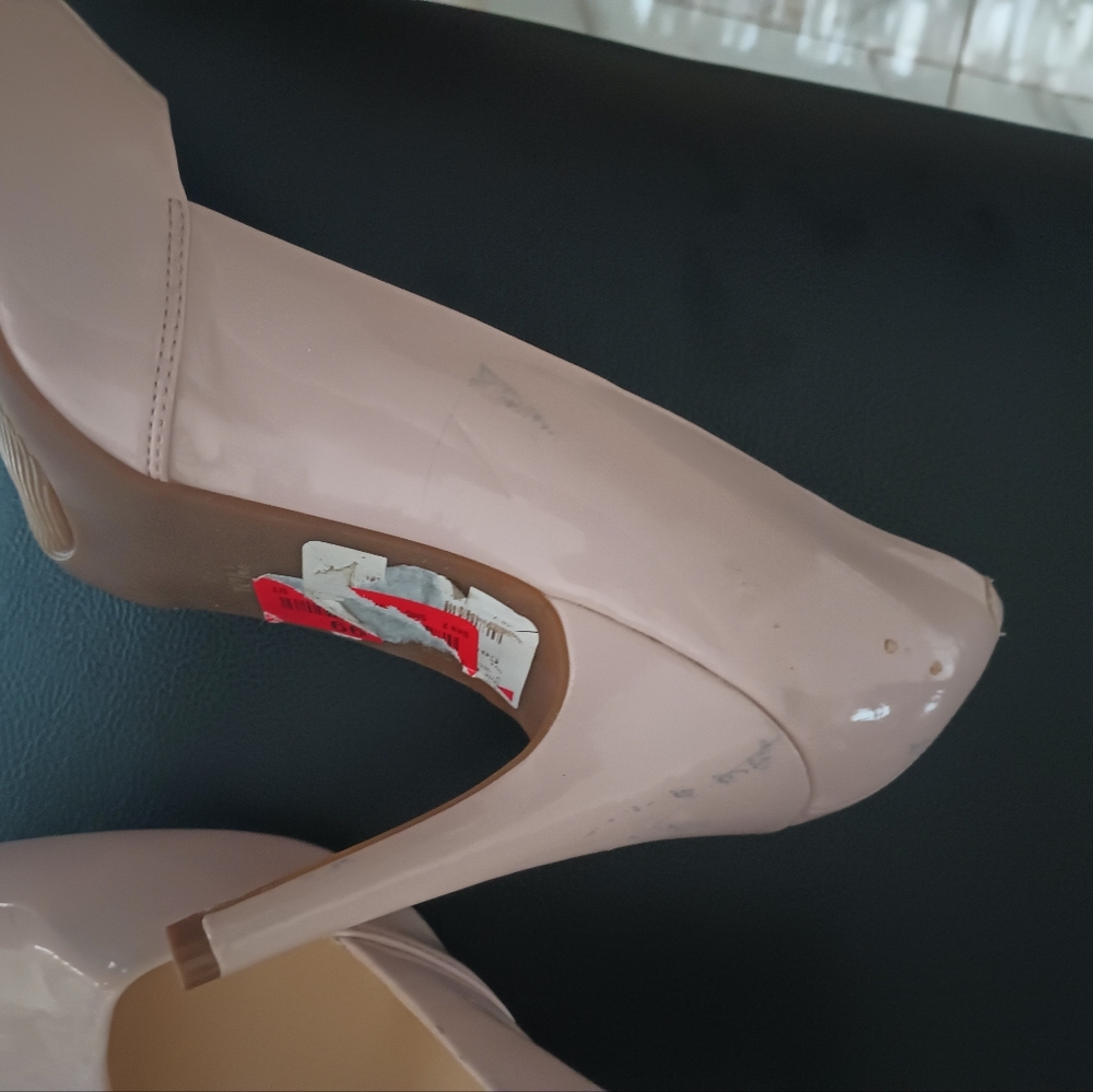 ✨SOLD✨New Cream Beige Guess Pointed Toe Pumps__#S10 - Picture 8 of 9